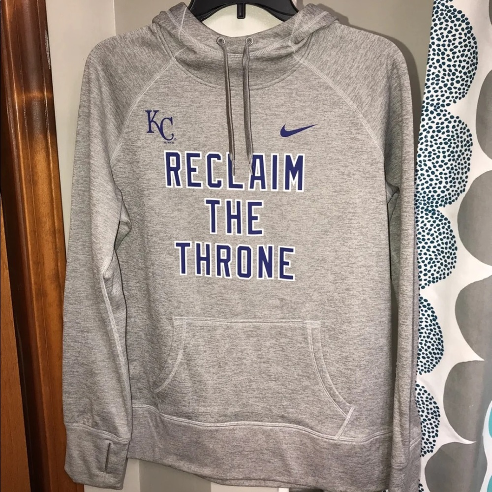 nike sweatshirt
